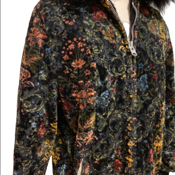 Vintage velvet hooded jacket with floral print - Picture 2 of 6